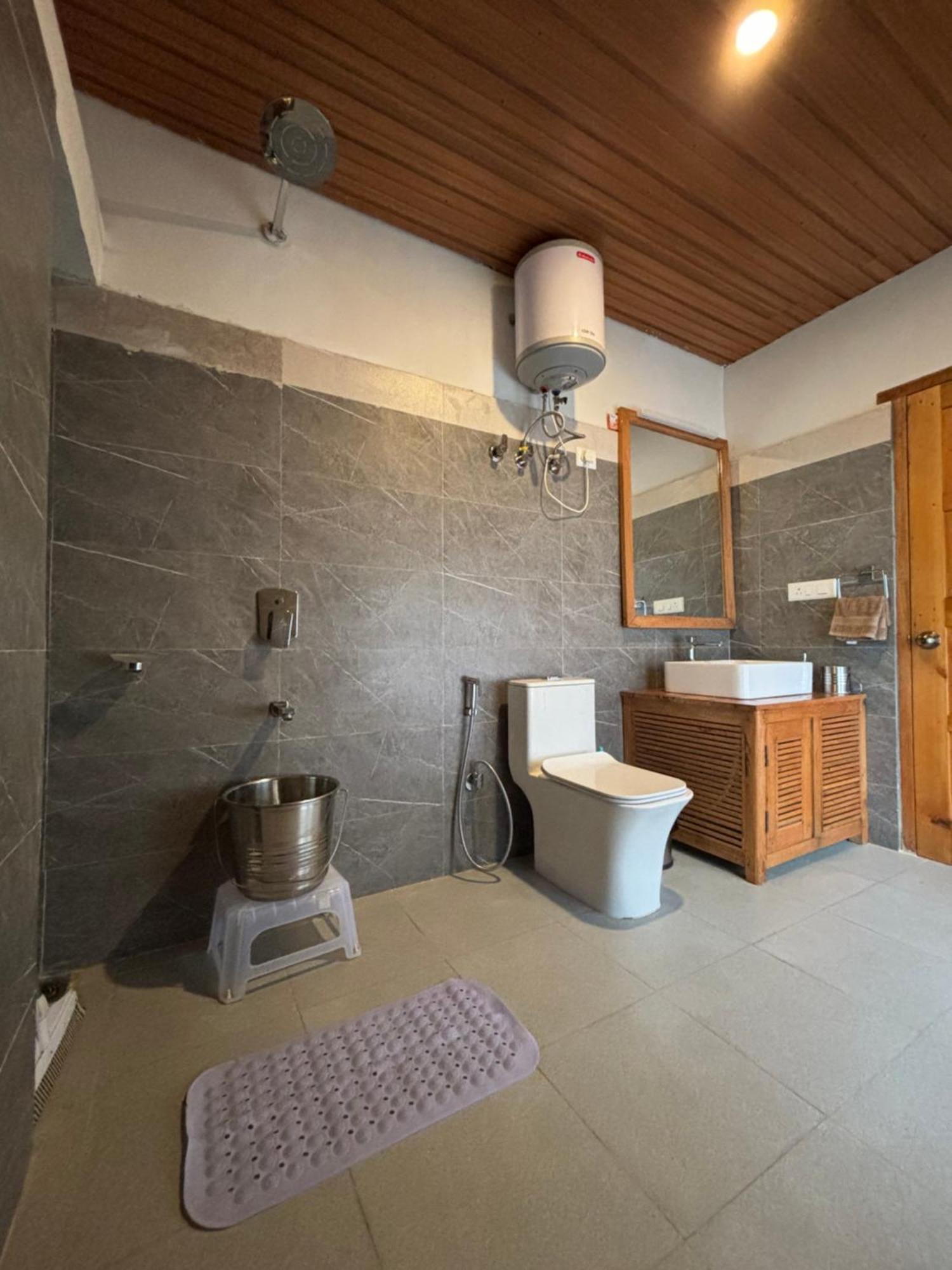 Toshim Homestay Sangla ภายนอก รูปภาพ