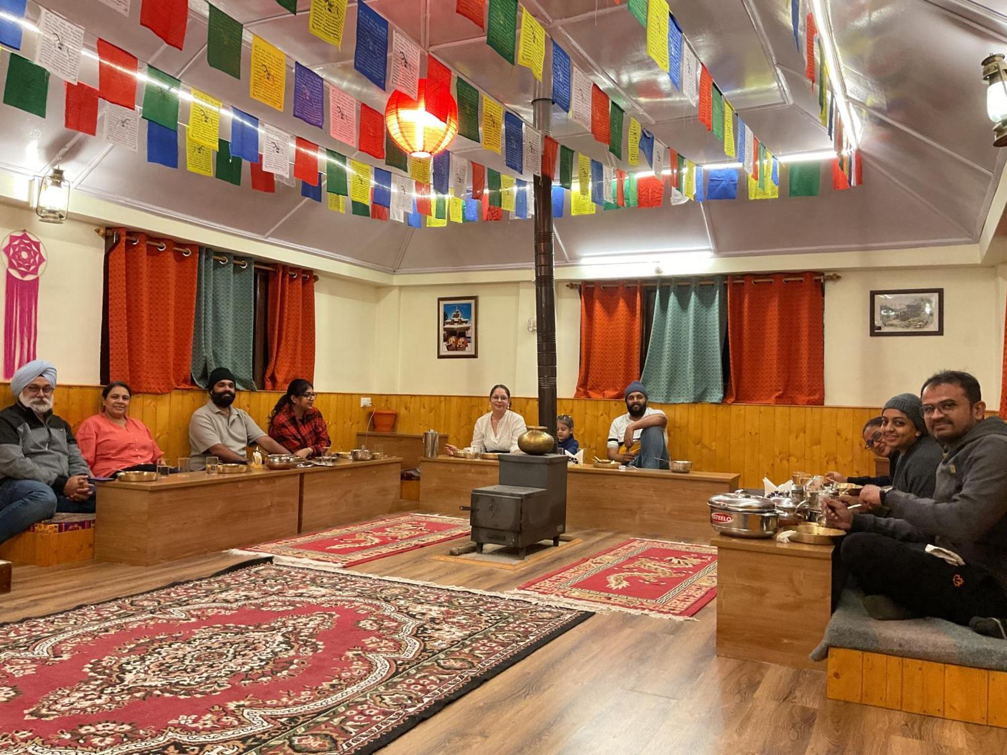 Toshim Homestay Sangla ภายนอก รูปภาพ